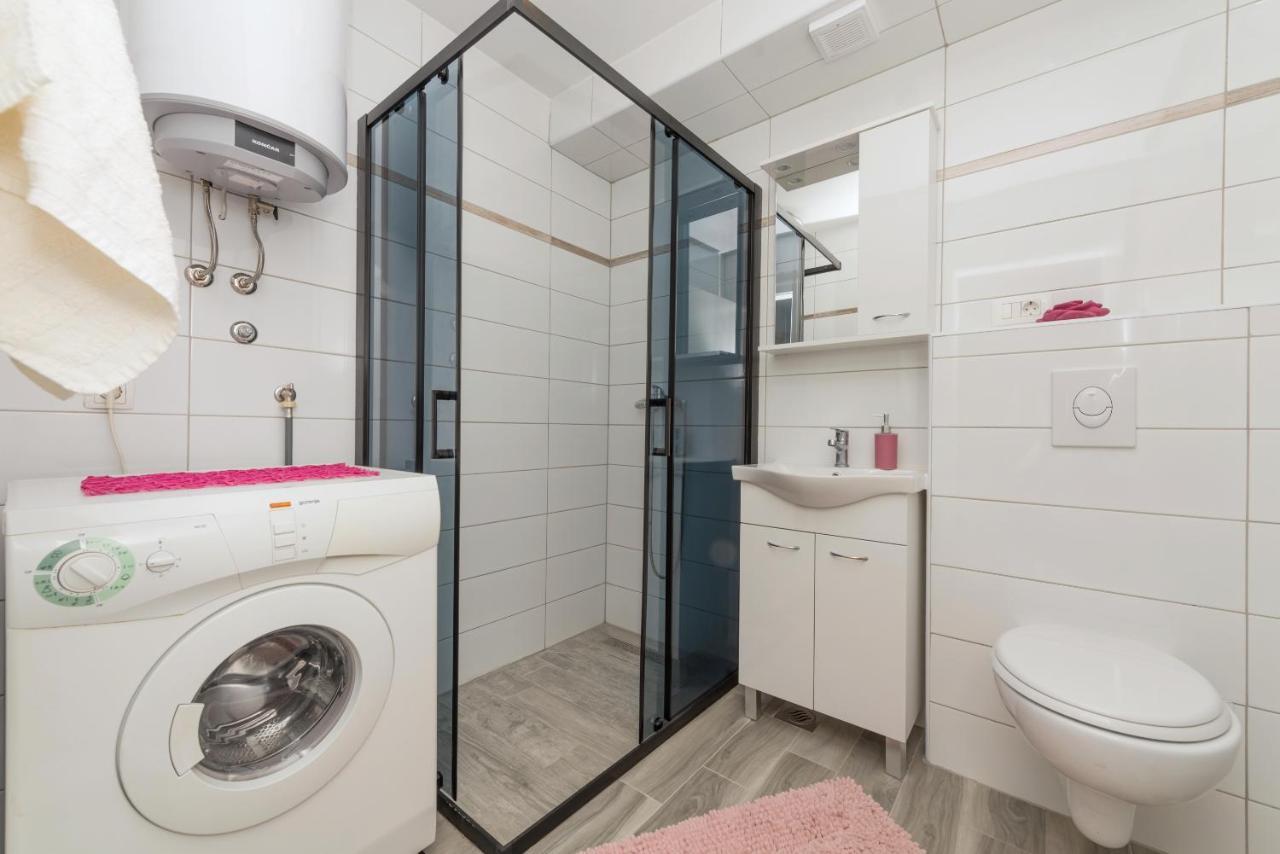Apartment Strawberry Макарска Экстерьер фото