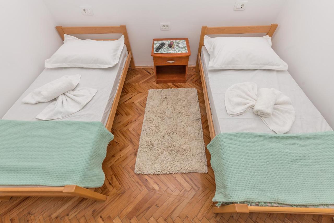 Apartment Strawberry Макарска Экстерьер фото