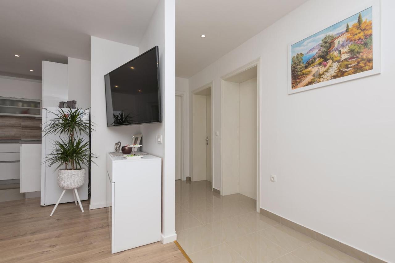 Apartment Strawberry Макарска Экстерьер фото