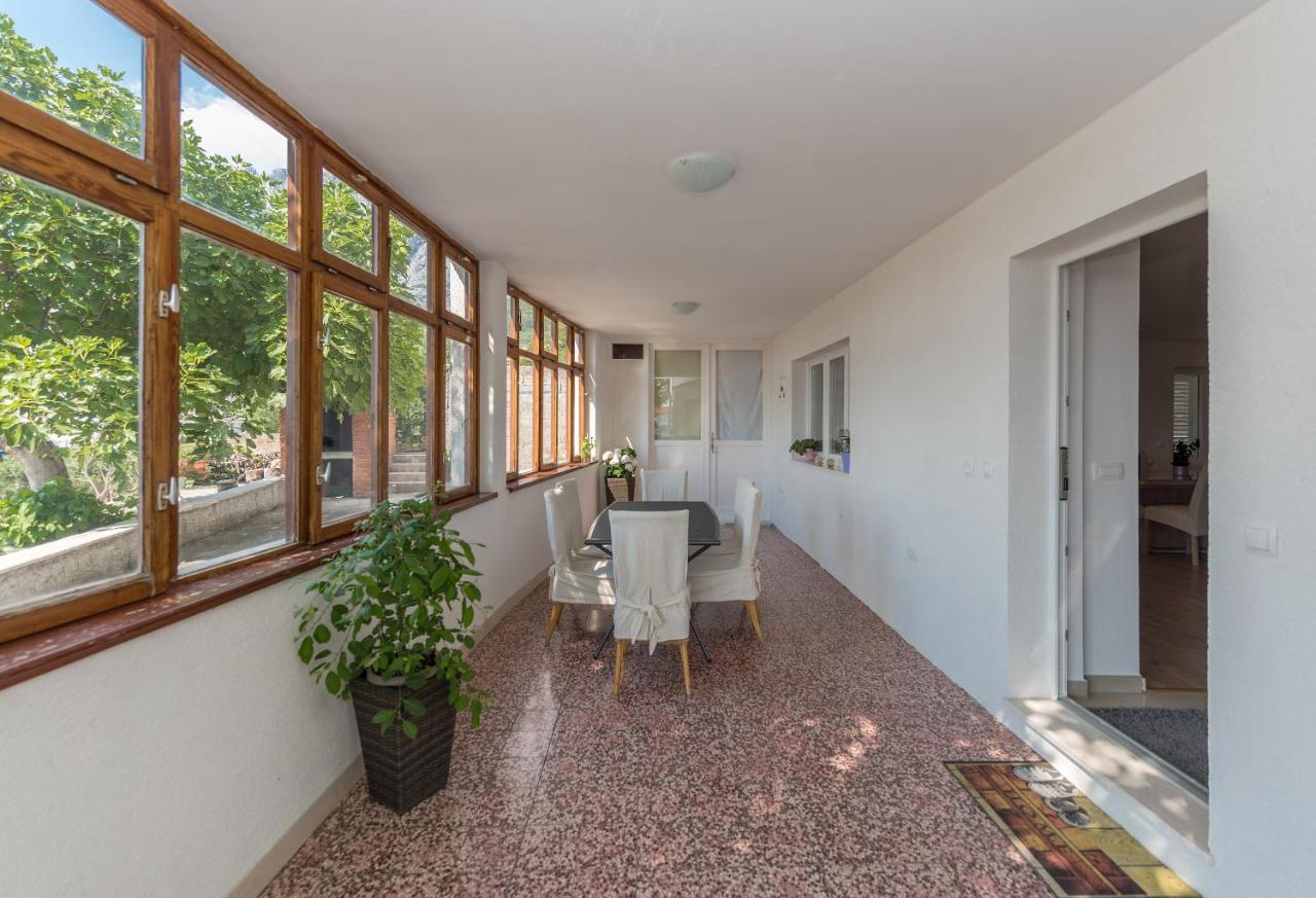 Apartment Strawberry Макарска Экстерьер фото