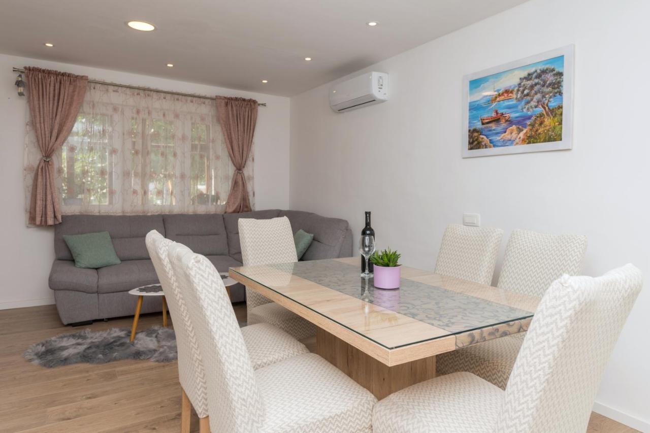 Apartment Strawberry Макарска Экстерьер фото